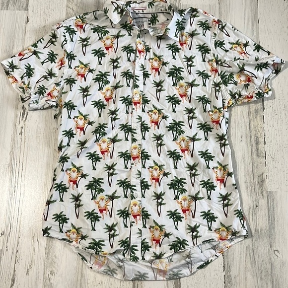 Denim & Flower Santa Button Down Size M - Picture 1 of 6